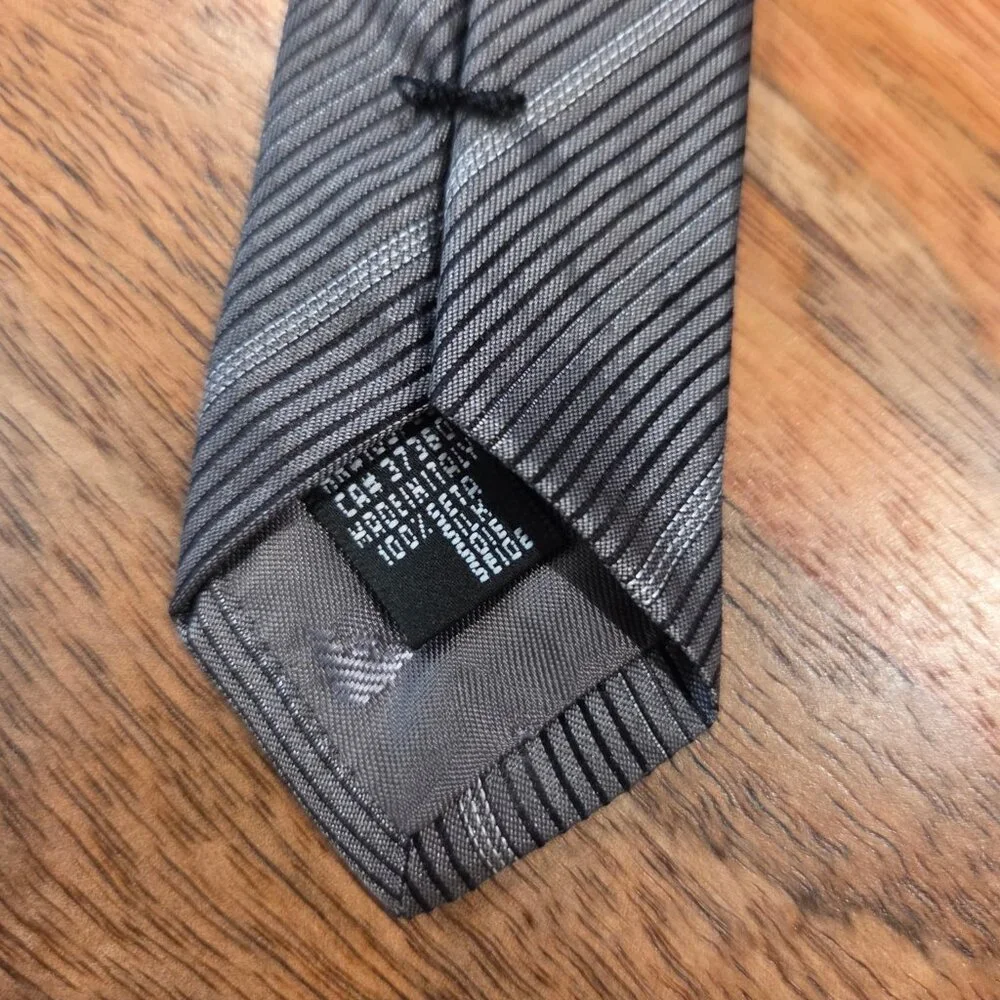 Emporio Armani Mens Shades of Gray Striped Narrow Silk Tie W/ EA Logo (2.75x58